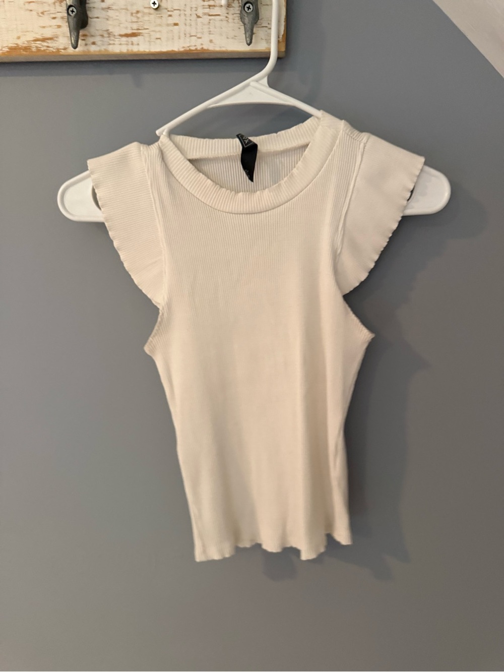 Alya Ribbed Flutter Sleeve Tank Top - Cream